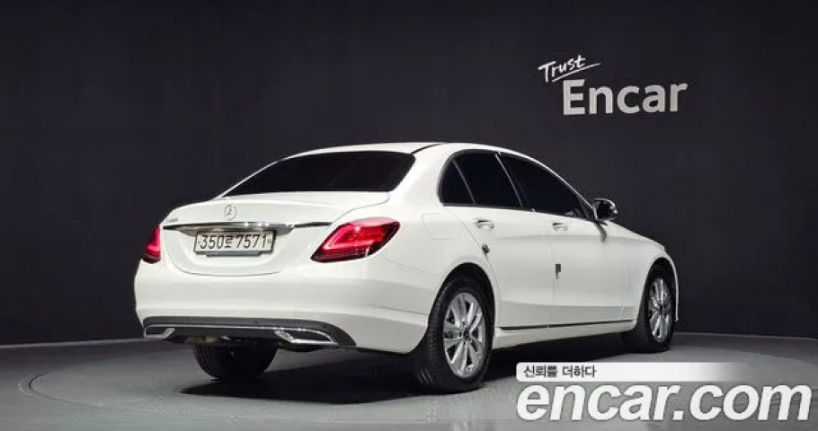 Mercedes-Benz C-Class 