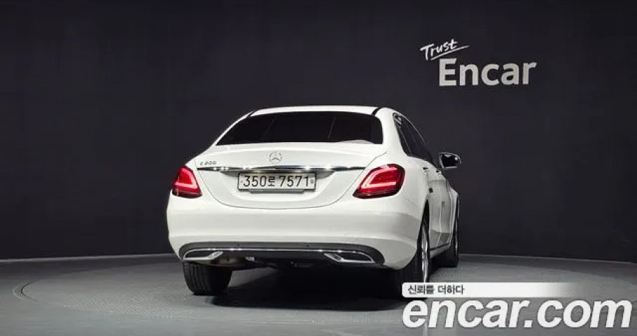Mercedes-Benz C-Class 