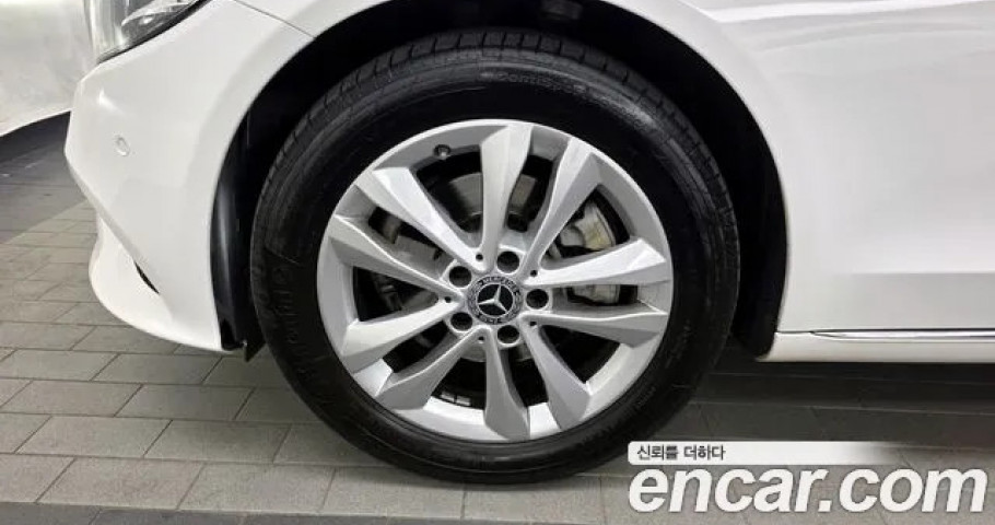 Mercedes-Benz C-Class 