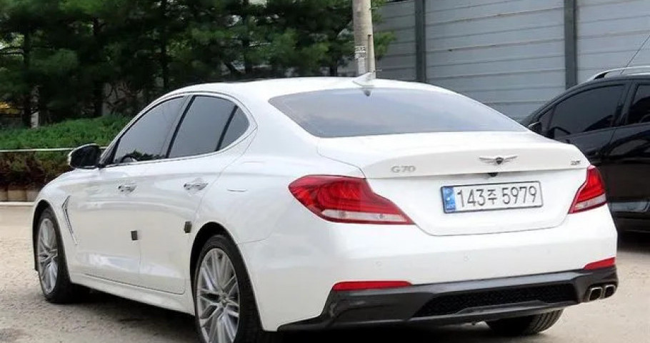 Genesis G70 