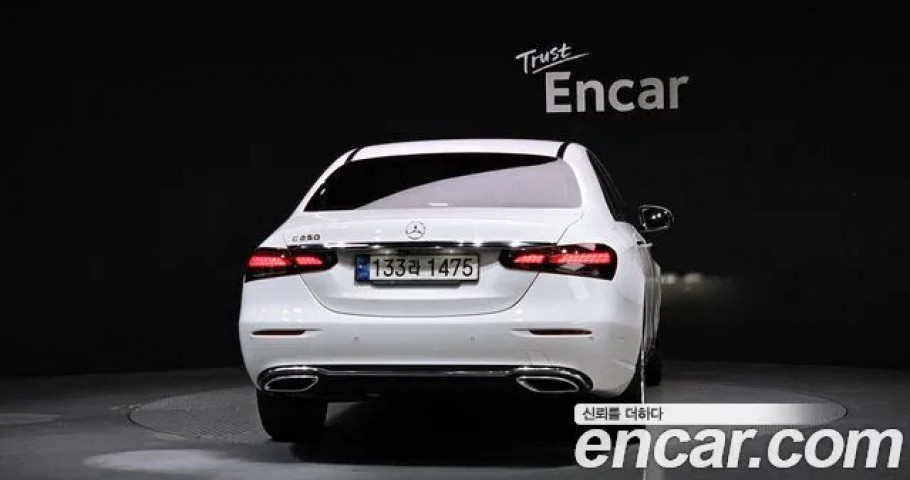 Mercedes-Benz E-Class 