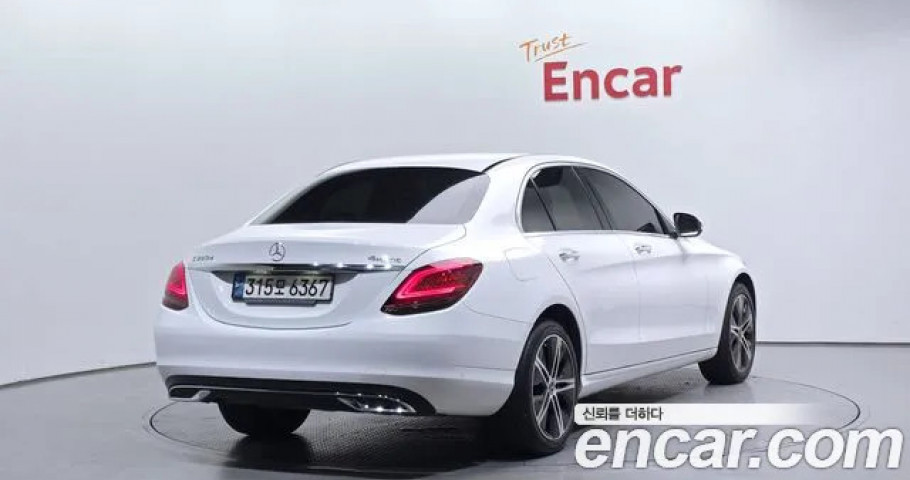 Mercedes-Benz C-Class 