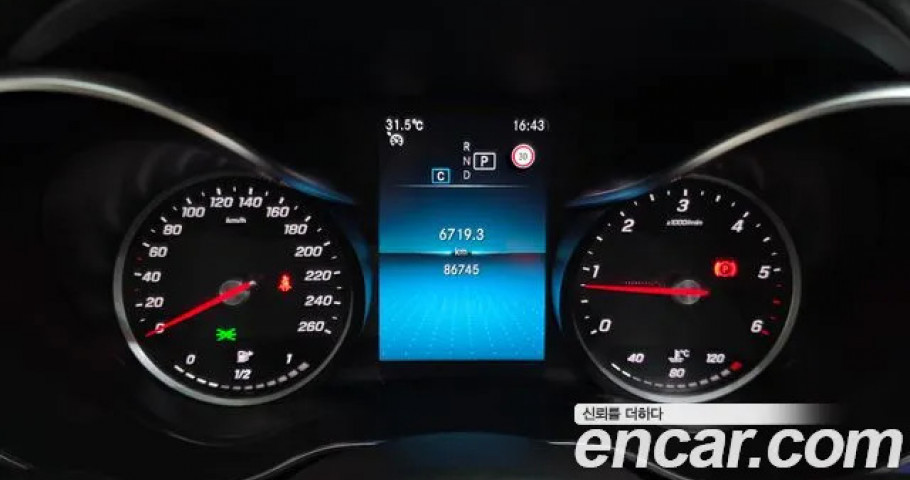 Mercedes-Benz C-Class 