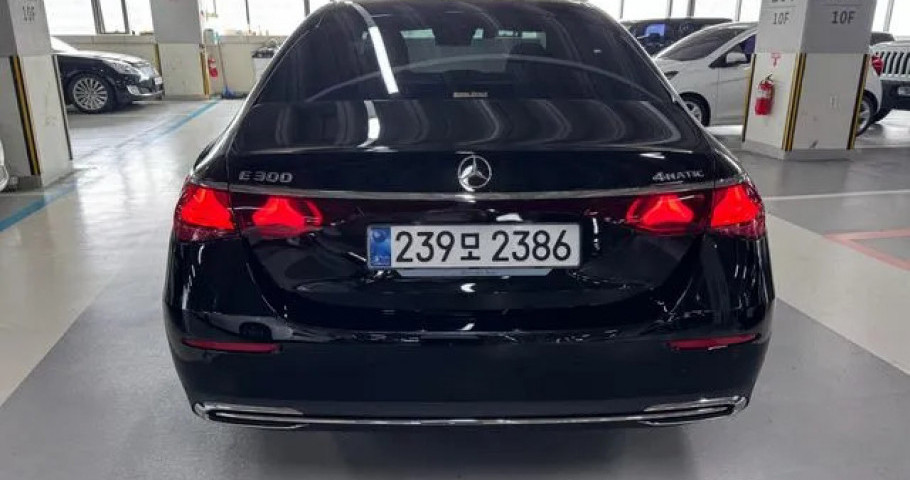 Mercedes-Benz E-Class 