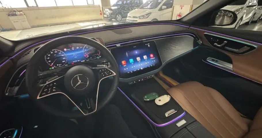 Mercedes-Benz E-Class 