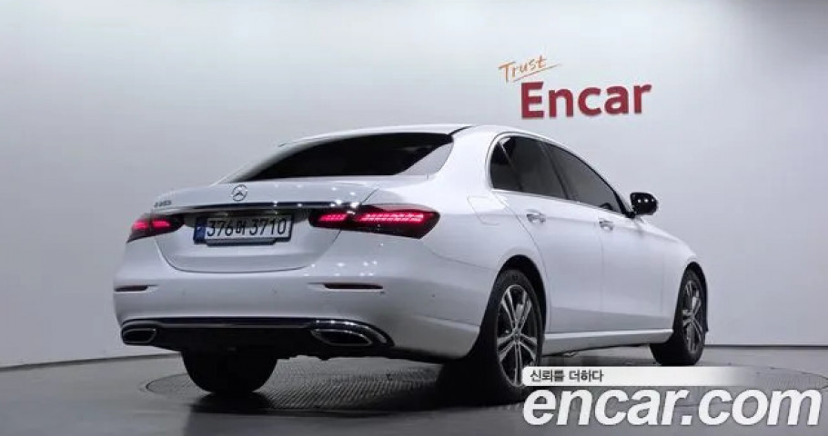 Mercedes-Benz E-Class 