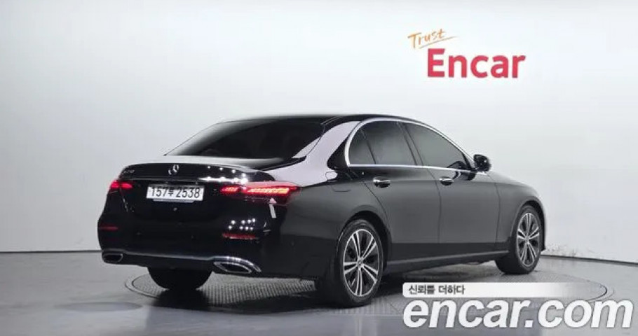 Mercedes-Benz E-Class 