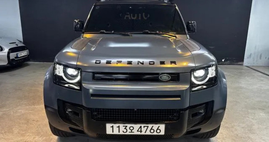 Land Rover Defender 