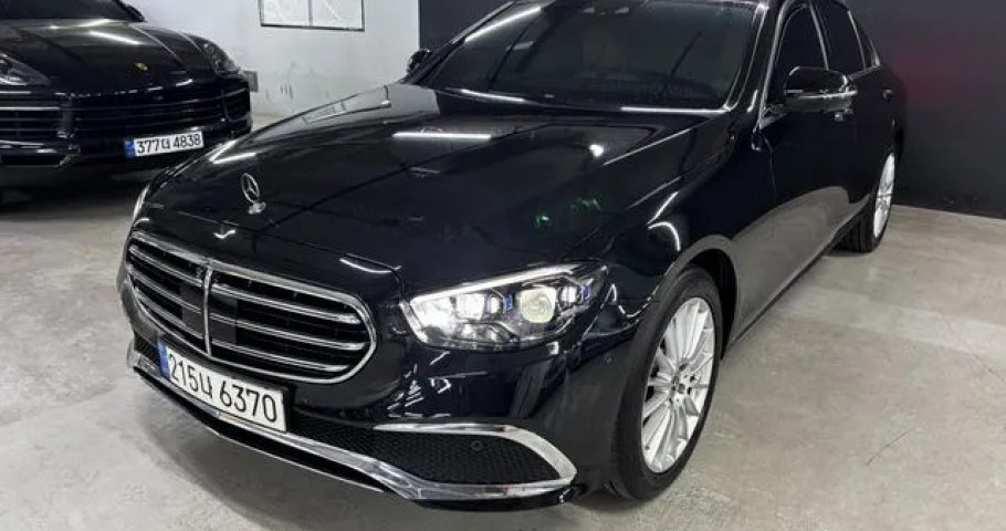 Mercedes-Benz E-Class 