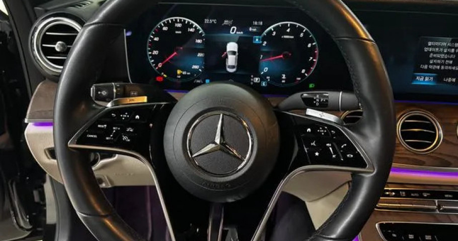 Mercedes-Benz E-Class 