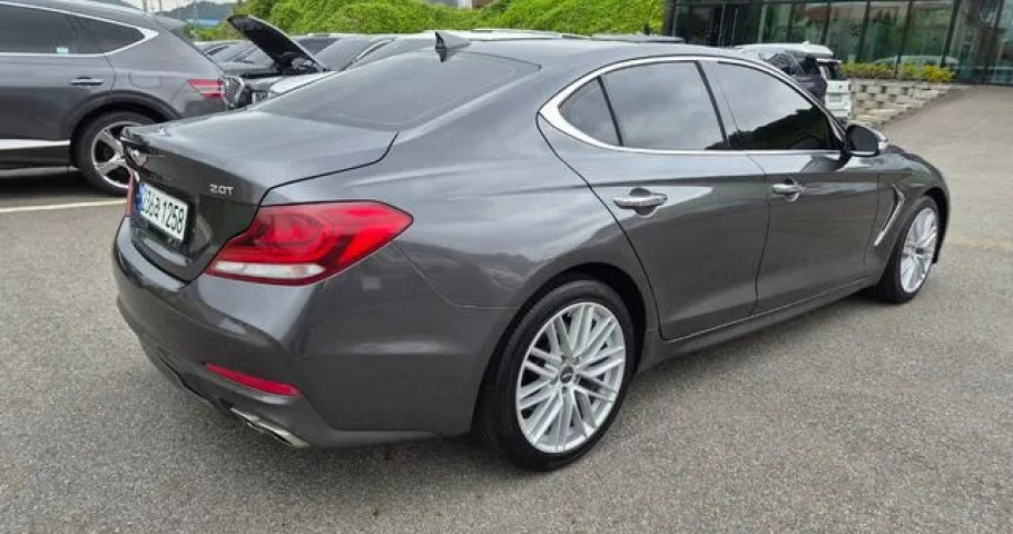 Genesis G70 