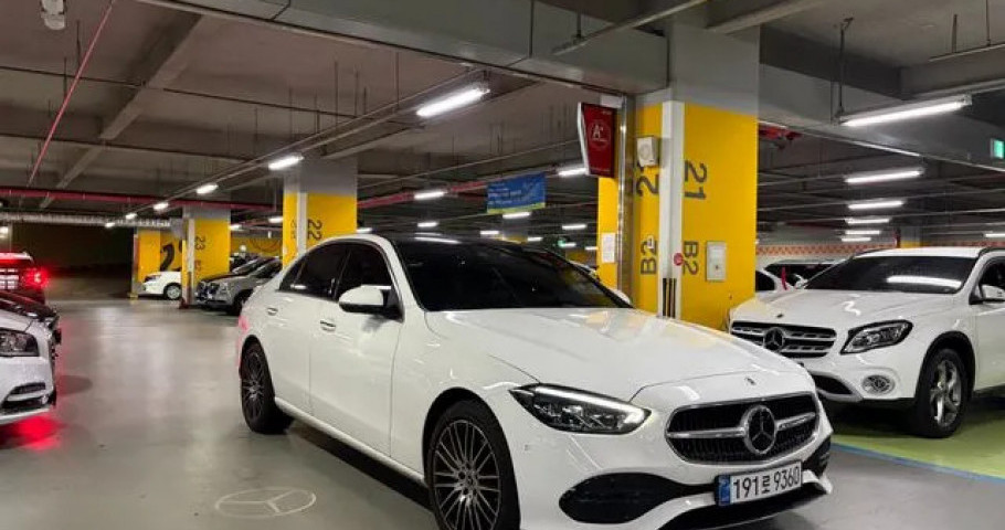 Mercedes-Benz C-Class 