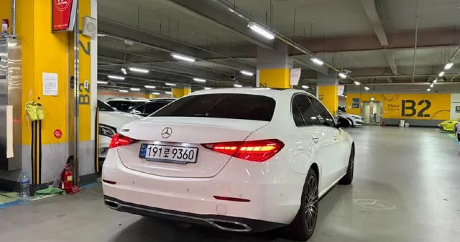 Mercedes-Benz C-Class 