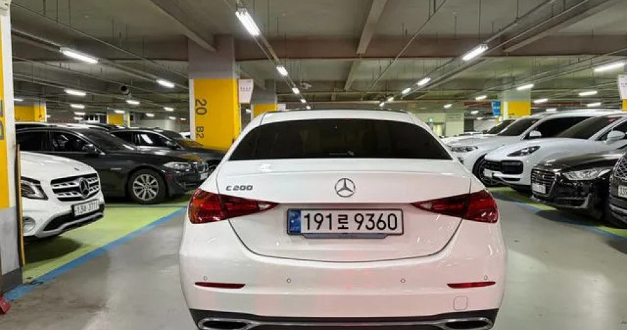 Mercedes-Benz C-Class 