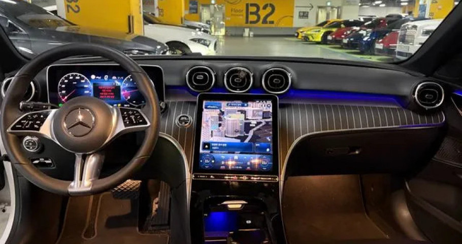 Mercedes-Benz C-Class 