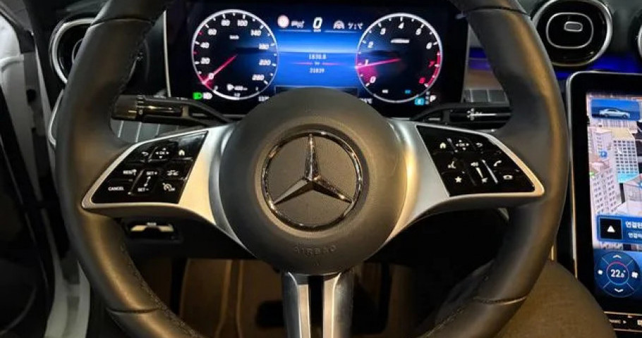 Mercedes-Benz C-Class 