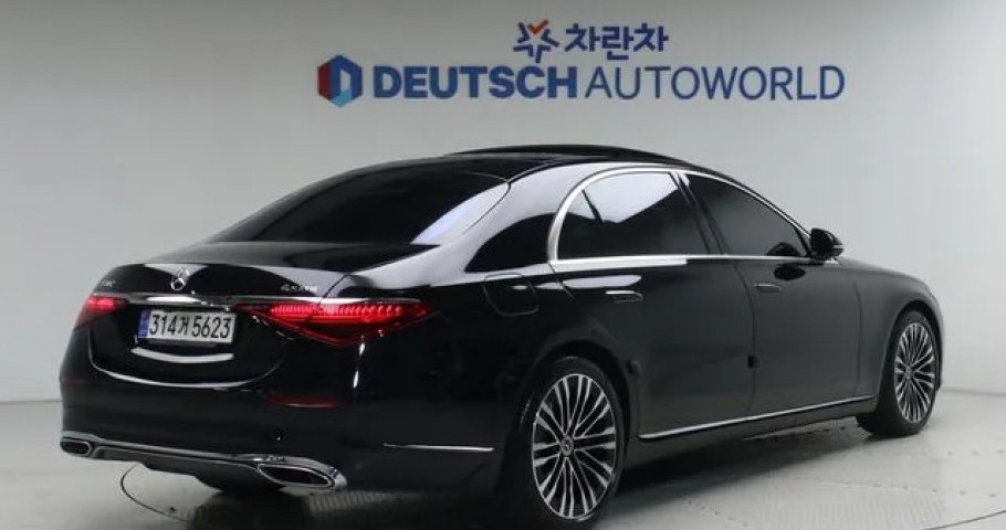 Mercedes-Benz S-Class 