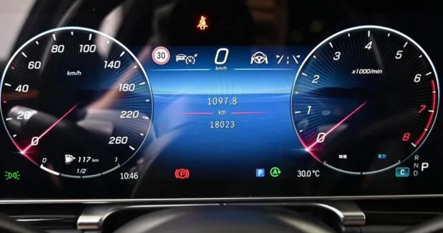 Mercedes-Benz S-Class 
