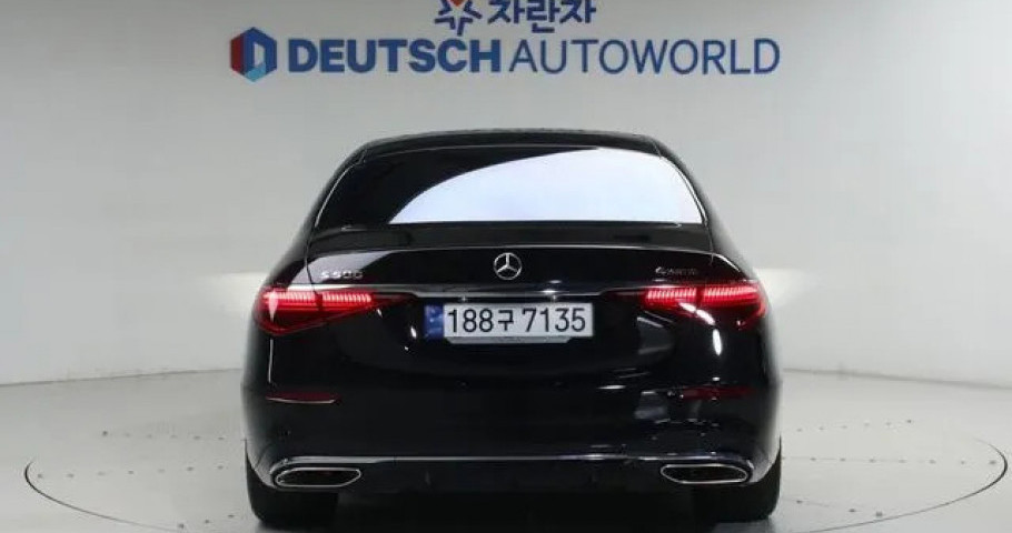 Mercedes-Benz S-Class 