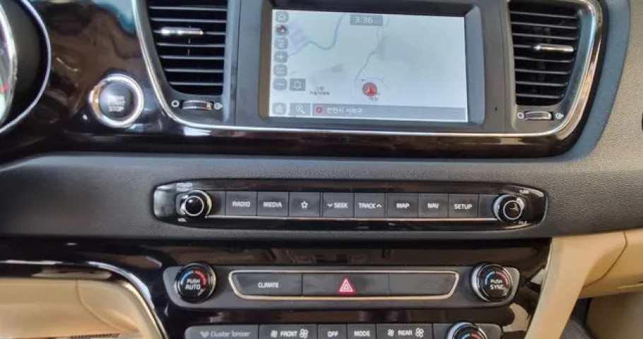 Kia Carnival 