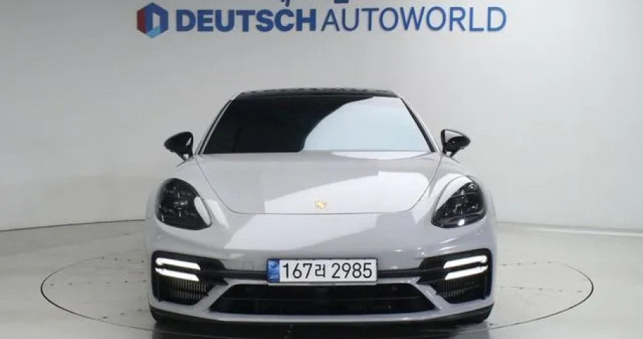 Porsche Panamera 