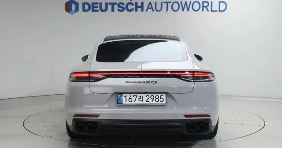Porsche Panamera 