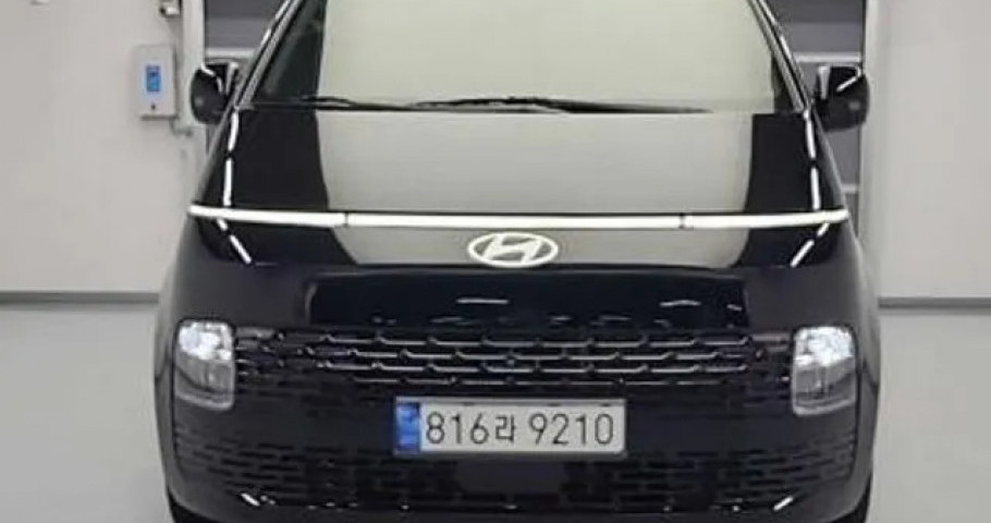 Hyundai Staria 