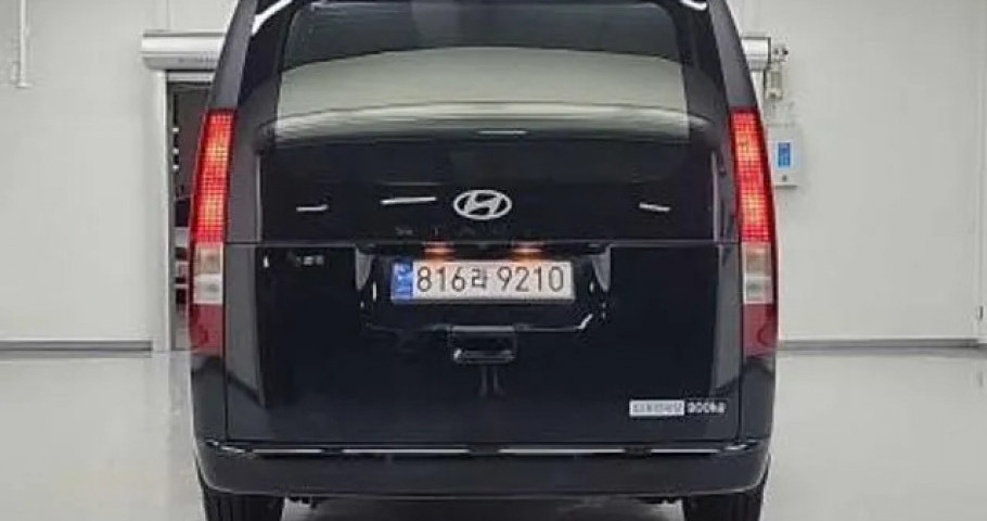 Hyundai Staria 
