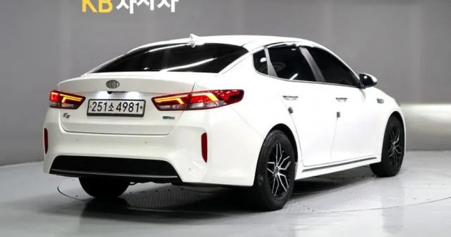 Kia K5 