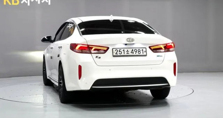 Kia K5 