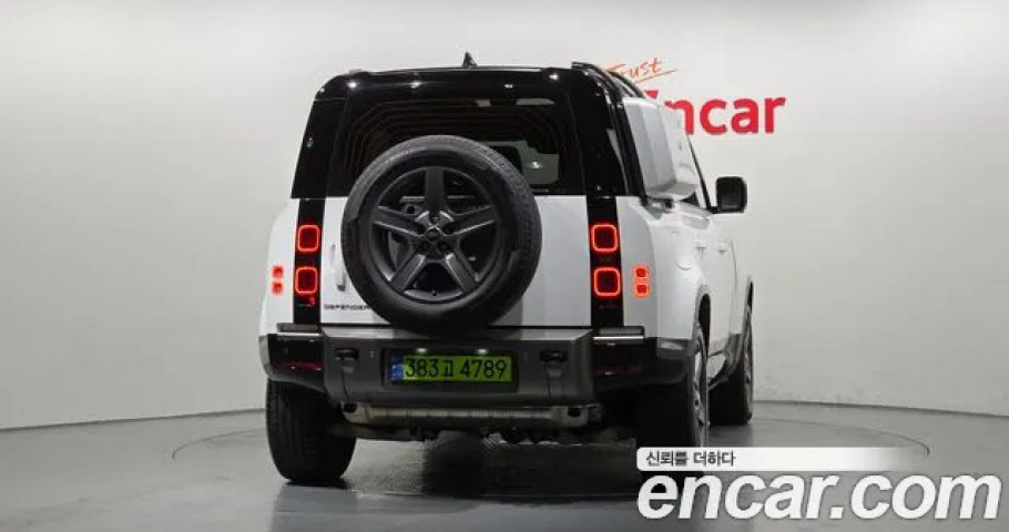 Land Rover Defender 