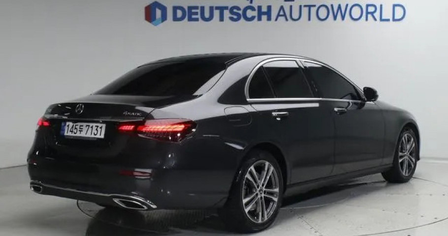 Mercedes-Benz E-Class 
