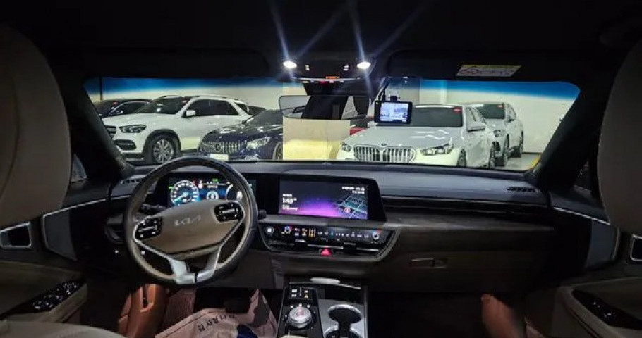 Kia K8 