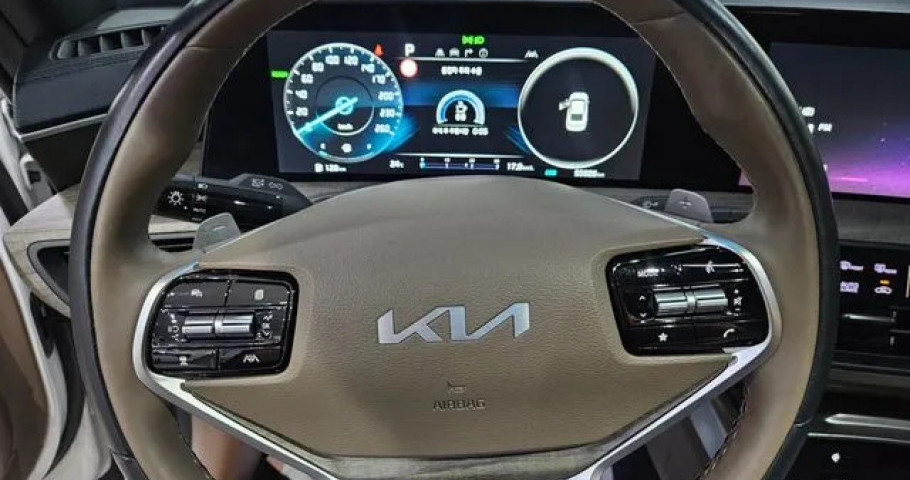 Kia K8 