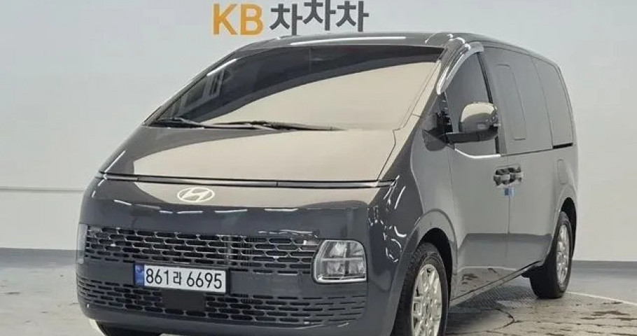 Hyundai Staria 