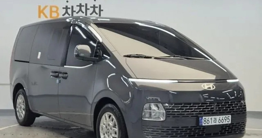 Hyundai Staria 