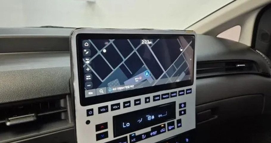 Hyundai Staria 