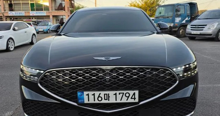Genesis G90 