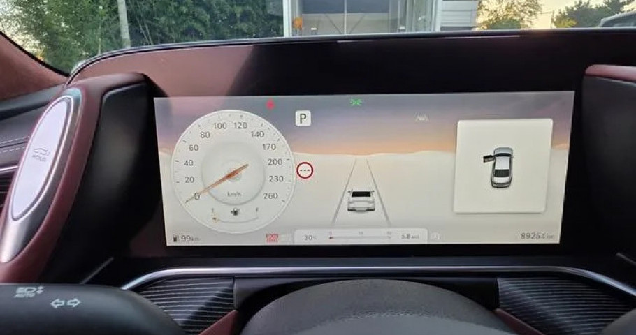 Genesis G90 