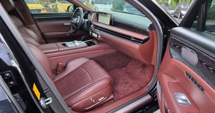 Genesis G90 