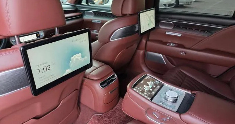 Genesis G90 