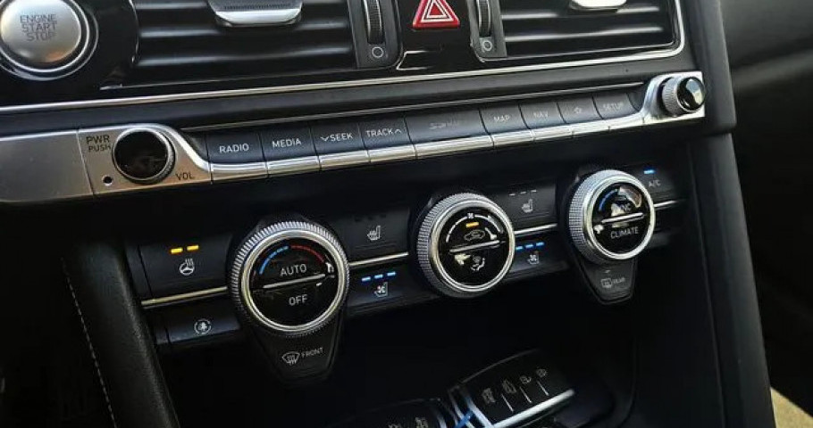 Genesis G70 