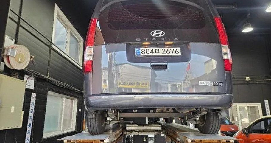 Hyundai Staria 