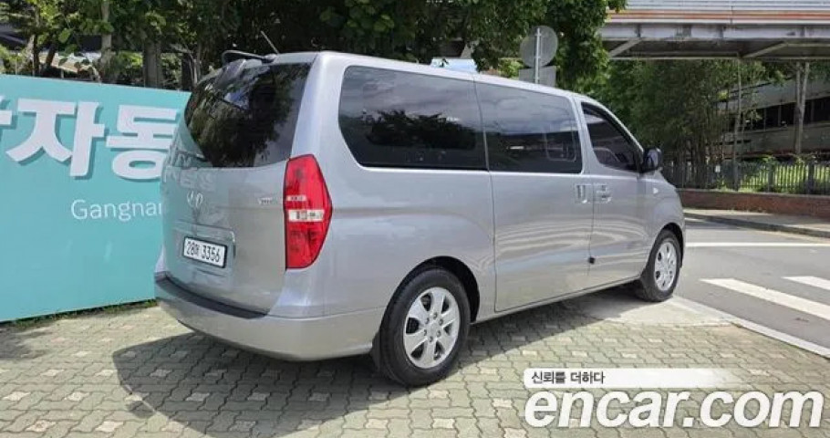 Hyundai Starex 