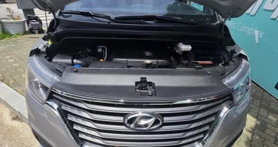 Hyundai Starex 