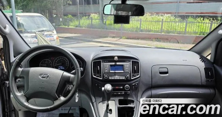 Hyundai Starex 