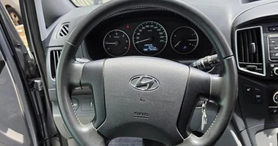 Hyundai Starex 