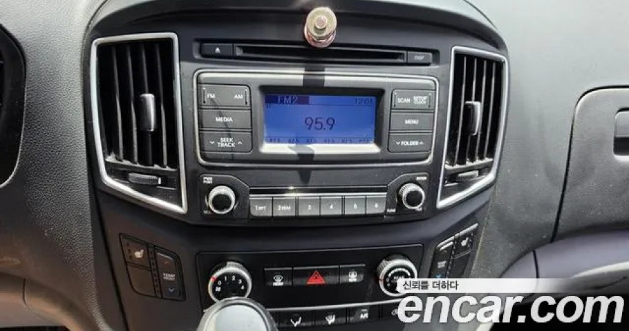 Hyundai Starex 