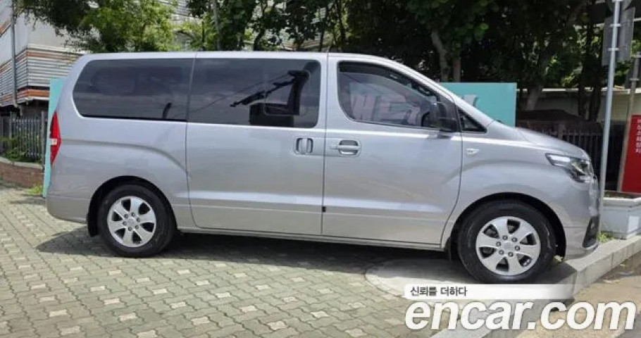 Hyundai Starex 
