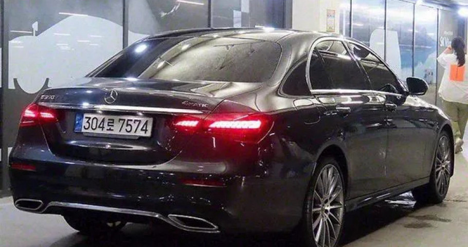 Mercedes-Benz E-Class 